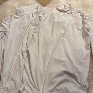 2 Very worn  bloq uv XS white turtlenecks